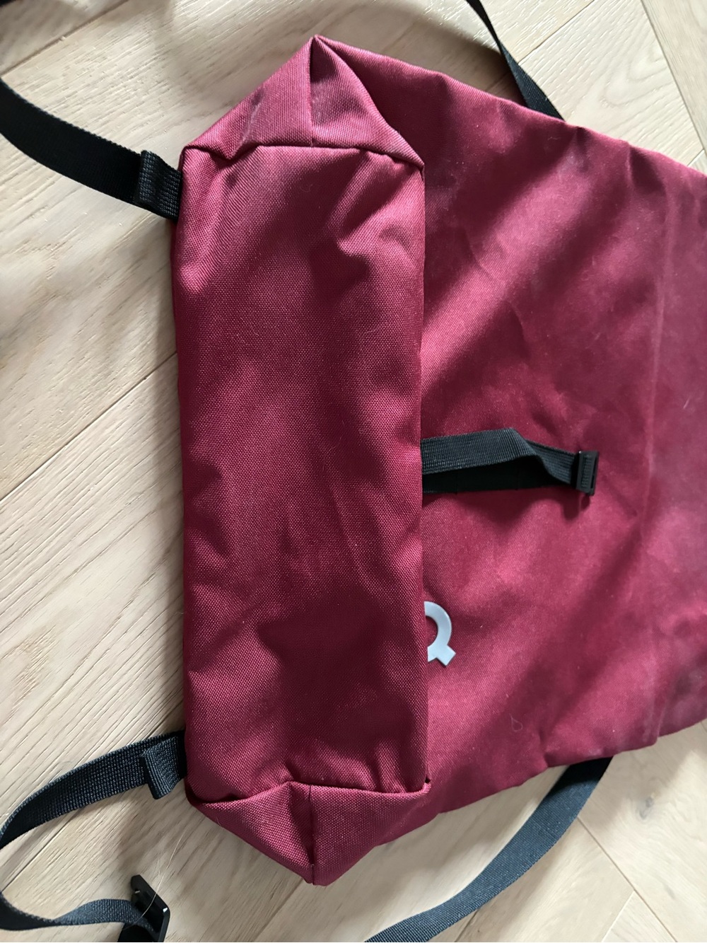 On Cloud Ambassador Backpack Gym Workout Tote Bag Maroon - Picture 4 of 9